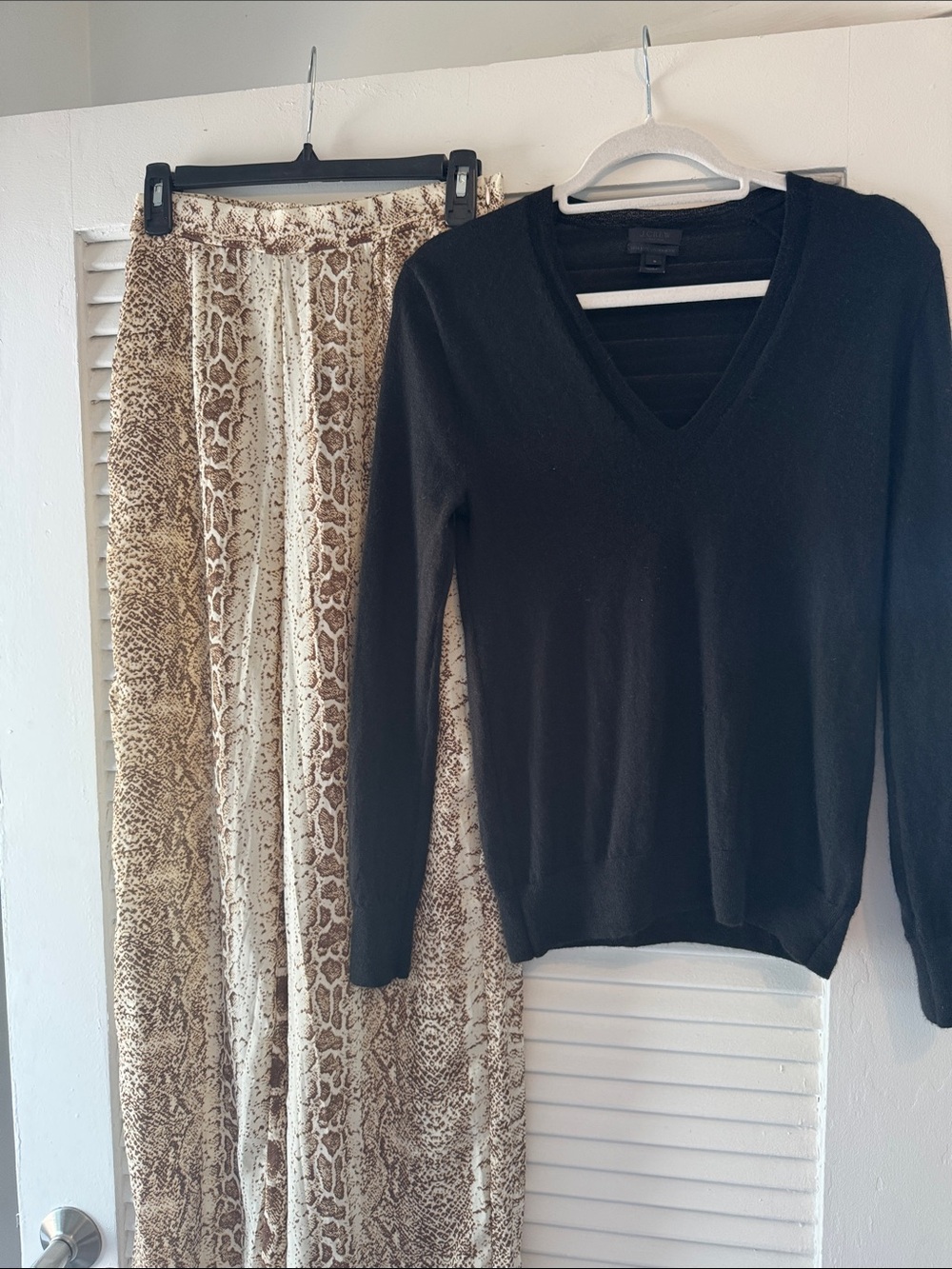 Wide Leg Pant and cashmere outfit !